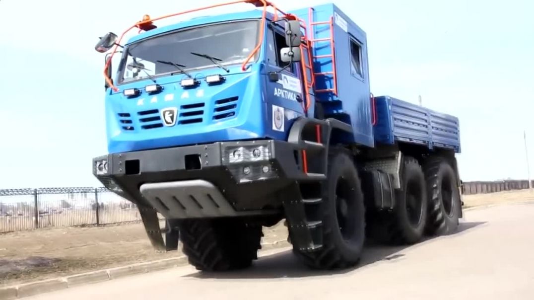 ⁣Новый вездеход КАМАЗ-5350 «Арктика» впечатлил даже бывалых спасателей