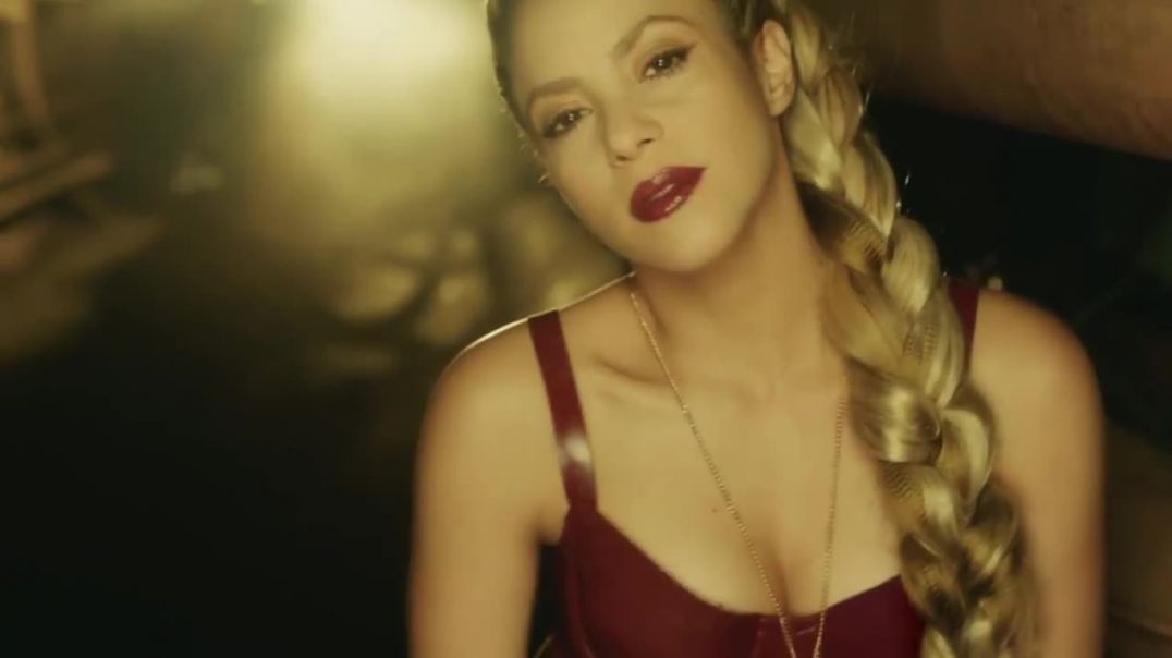 Shakira - Clandestino ft. Maluma  (Visual)