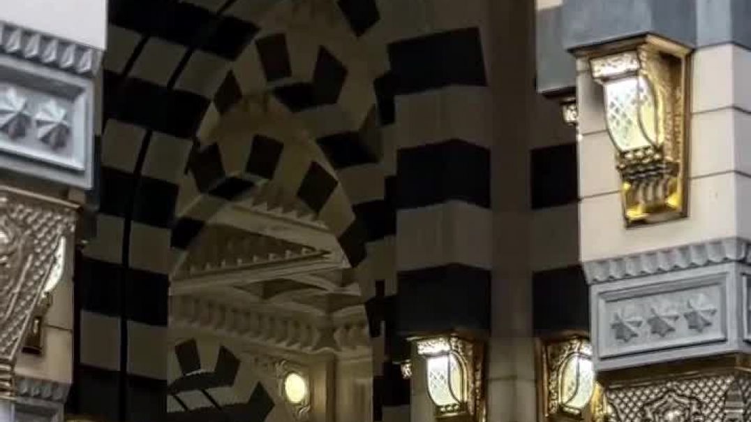 ⁣На Арафате ты просто стоишь и говоришь с Аллахом своими словами, без всяких посредников