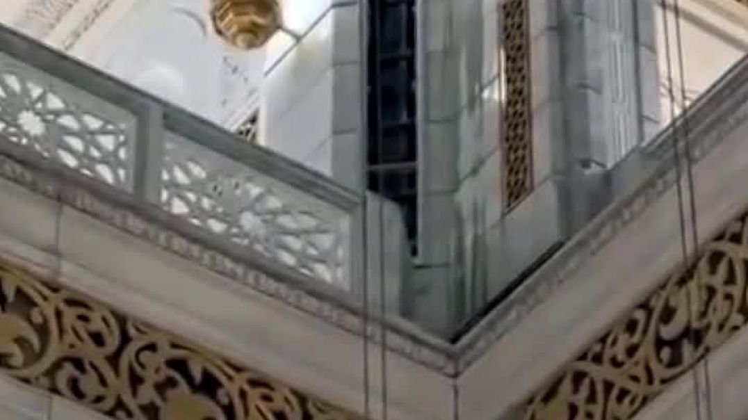 ⁣Ты смотришь на Каабу и понимаешь все дороги твоей жизни вели именно сюда