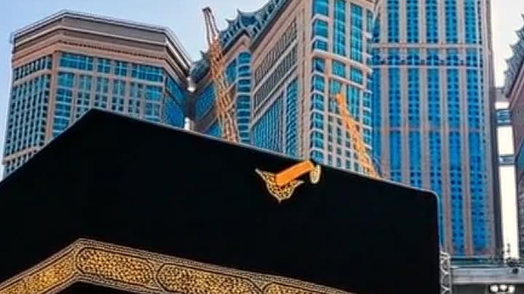 ⁣Прощаясь с Каабой, человек плачет так, будто расстаётся с тем, кого любит больше всего2