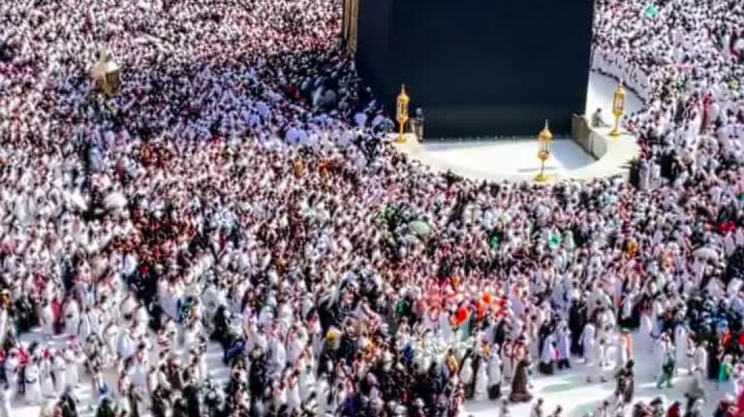 ⁣Иногда Аллах приводит тебя к Каабе не потому, что ты готов, а потому что Он решил очистить тебя Сам