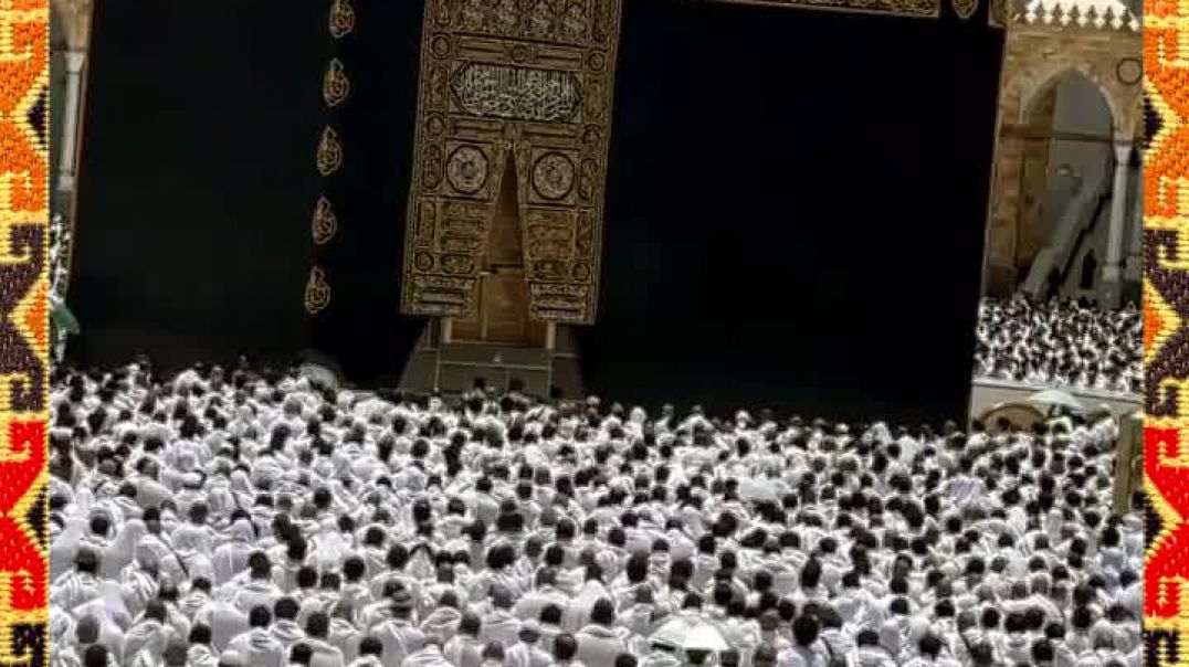 ⁣Когда ты в ихраме, ты понимаешь, как мало человеку нужно для настоящего счастья