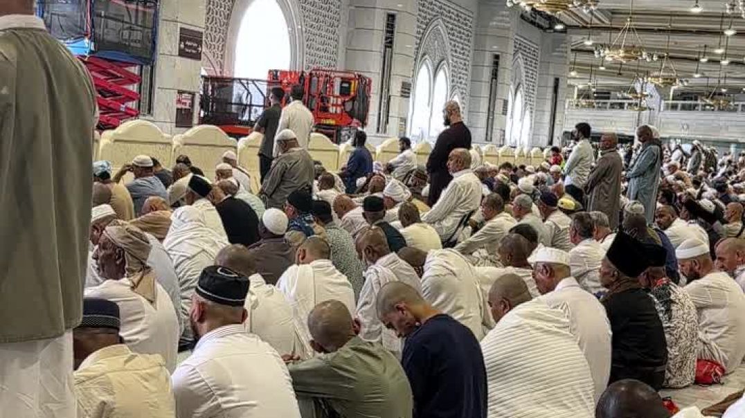 ⁣Ты можешь быть самым богатым в своем городе, но в Мекке ты — просто один из многих