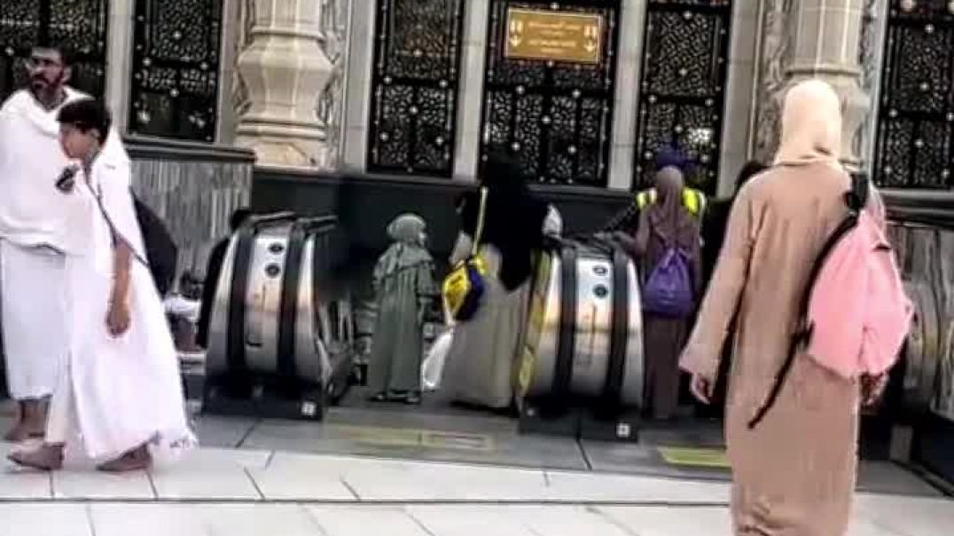 ⁣Хадж, это поклонение,  это паломничество к Аллаху, сущность Хаджа — это приглашение Царя к людям