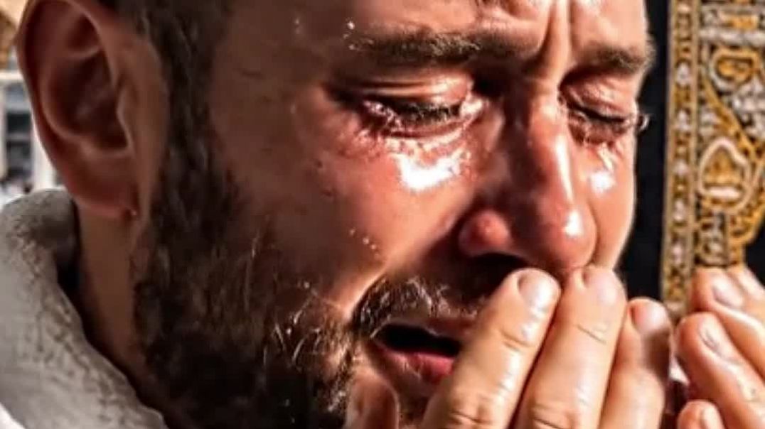 ⁣⁣  Умра — когда сердце находит дорогу к покою, которого так долго искало среди забот, тревог и суеты