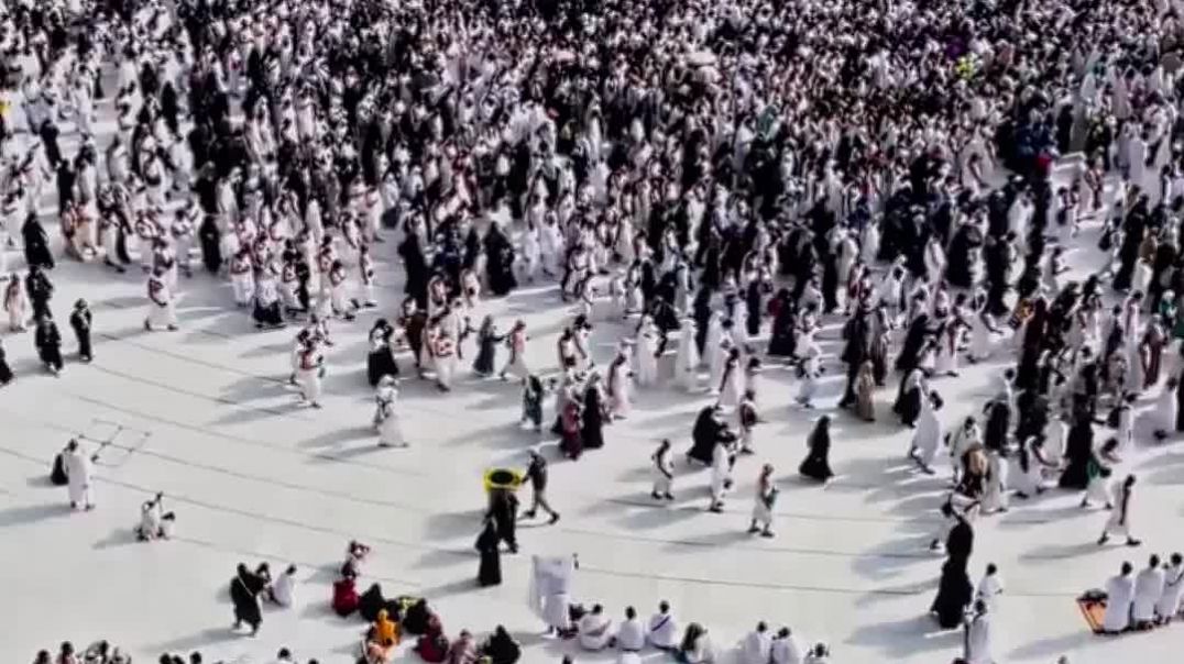 ⁣В Мекке сердце становится легче своих забот