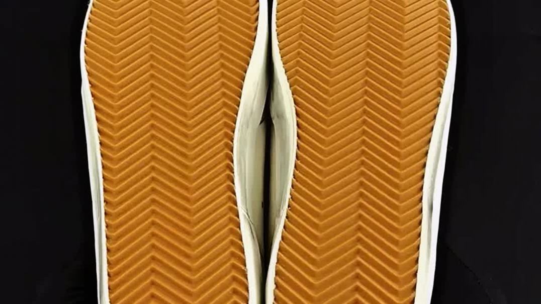 Почему кроссовки Golden Goose сложно реставрировать. ⁣Ремонт подошвы обуви