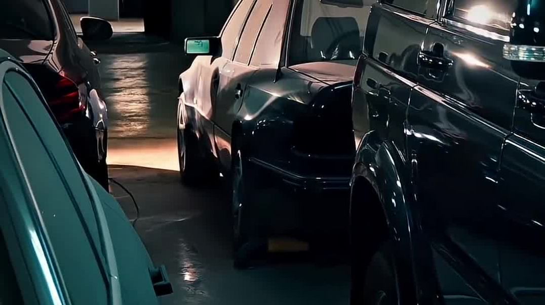 Ох уж эта легенда. Этот Mercedes-Benz W124 разобран до винтика не просто так.