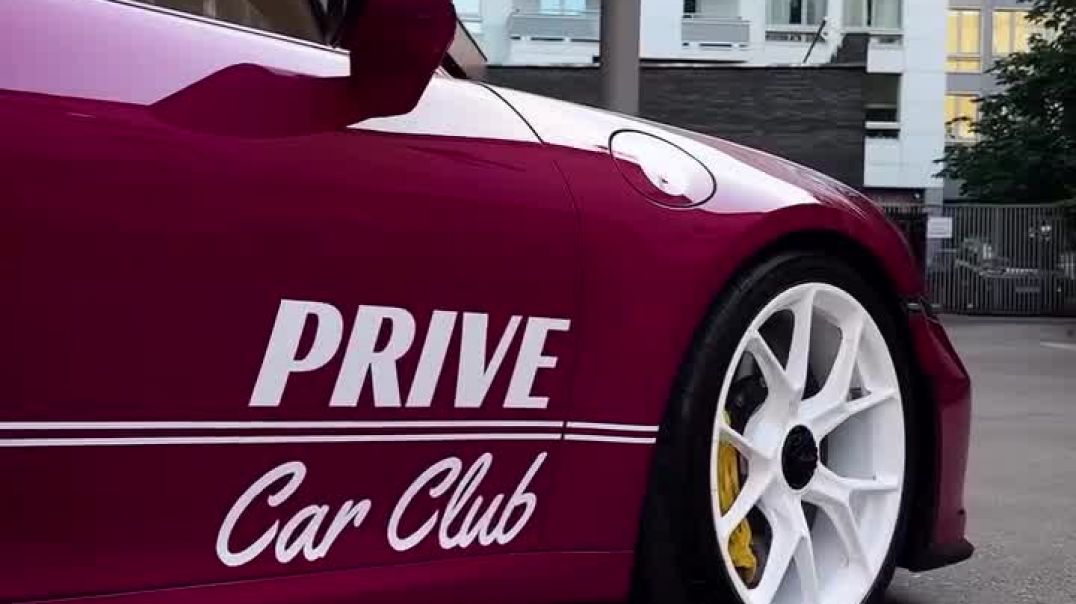 ⁣Брендирование авто Porsche 911 GT3 RS в фирменном стиле Prive Car Club