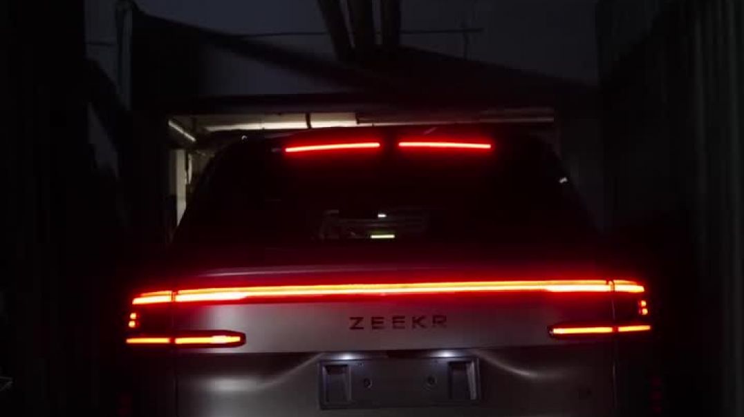 Защитная оклейка ZEEKR матовой плёнкой