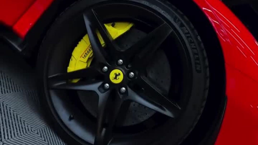 Разборка Ferrari 296 GTB перед полной оклейкой автомобиля защитной плёнкой